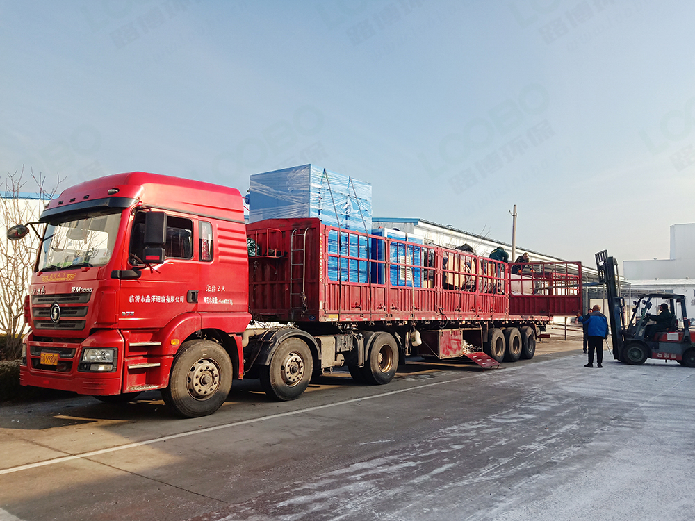 濾筒除塵器發貨 (3).jpg 濾筒除塵器發貨 (3).jpg