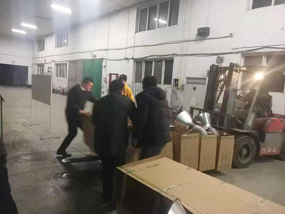 路博環保加班加點,確保按時交貨.jpg 路博環保加班加點,確保按時交貨.jpg