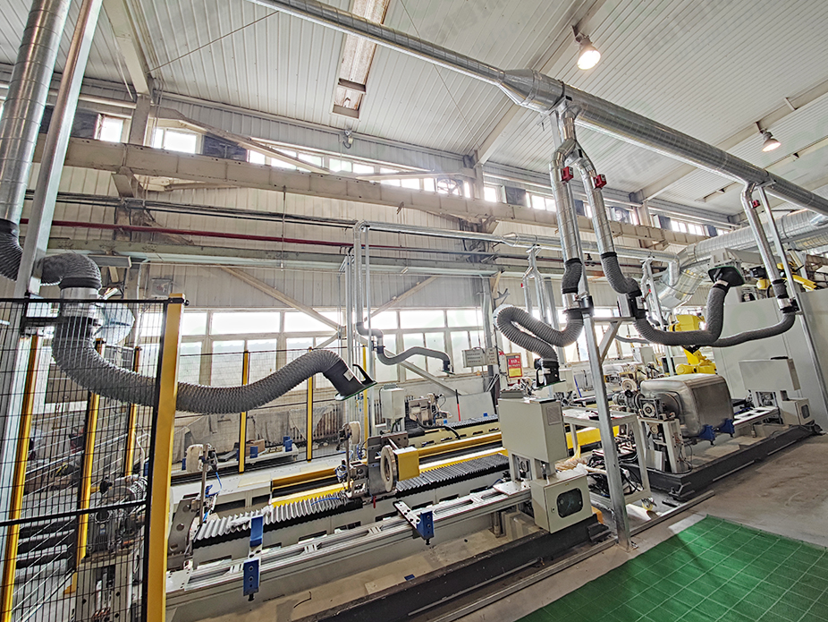 路博環保焊接煙塵凈化系統施工進行時 (3).jpg