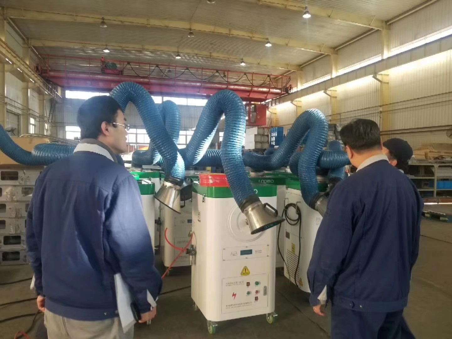 焊接除塵設(shè)備 (2).jpg 焊接除塵設(shè)備 (2).jpg