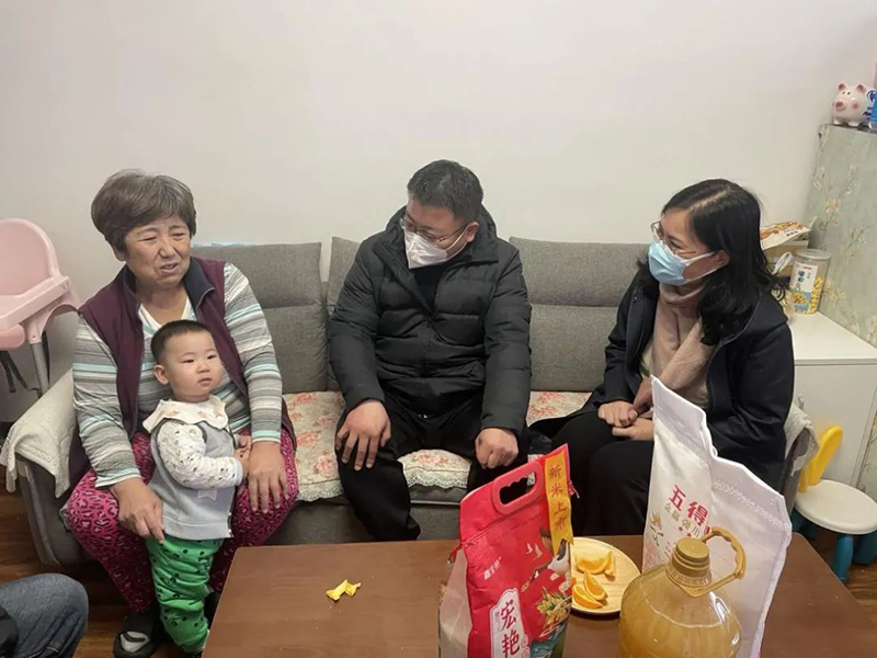 董事長參加“人大代表、政協委員走進社區,開展居民議事協商”活動.jpg 董事長參加“人大代表、政協委員走進社區,開展居民議事協商”活動.jpg